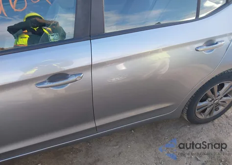 2017 Hyundai Elantra Se z USA, uszkodzony, nr VIN 5NPD84LF3HH161622